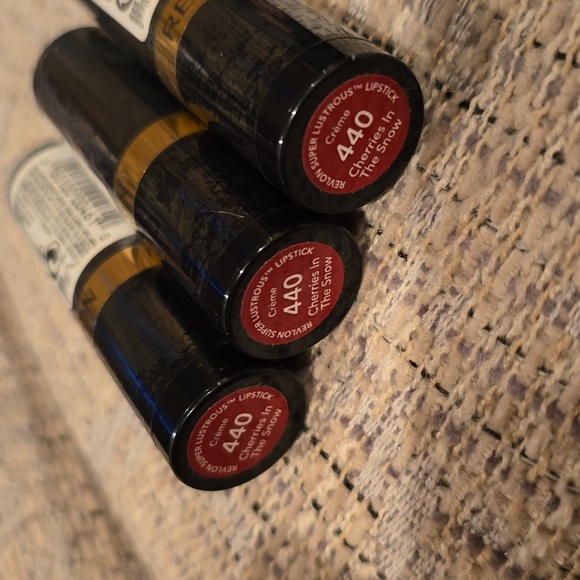 REVLON BRAND WOMEN'S SUPER LUSTROUS LIPSTICK BUNDLE OF 3 - Picture 5 of 6